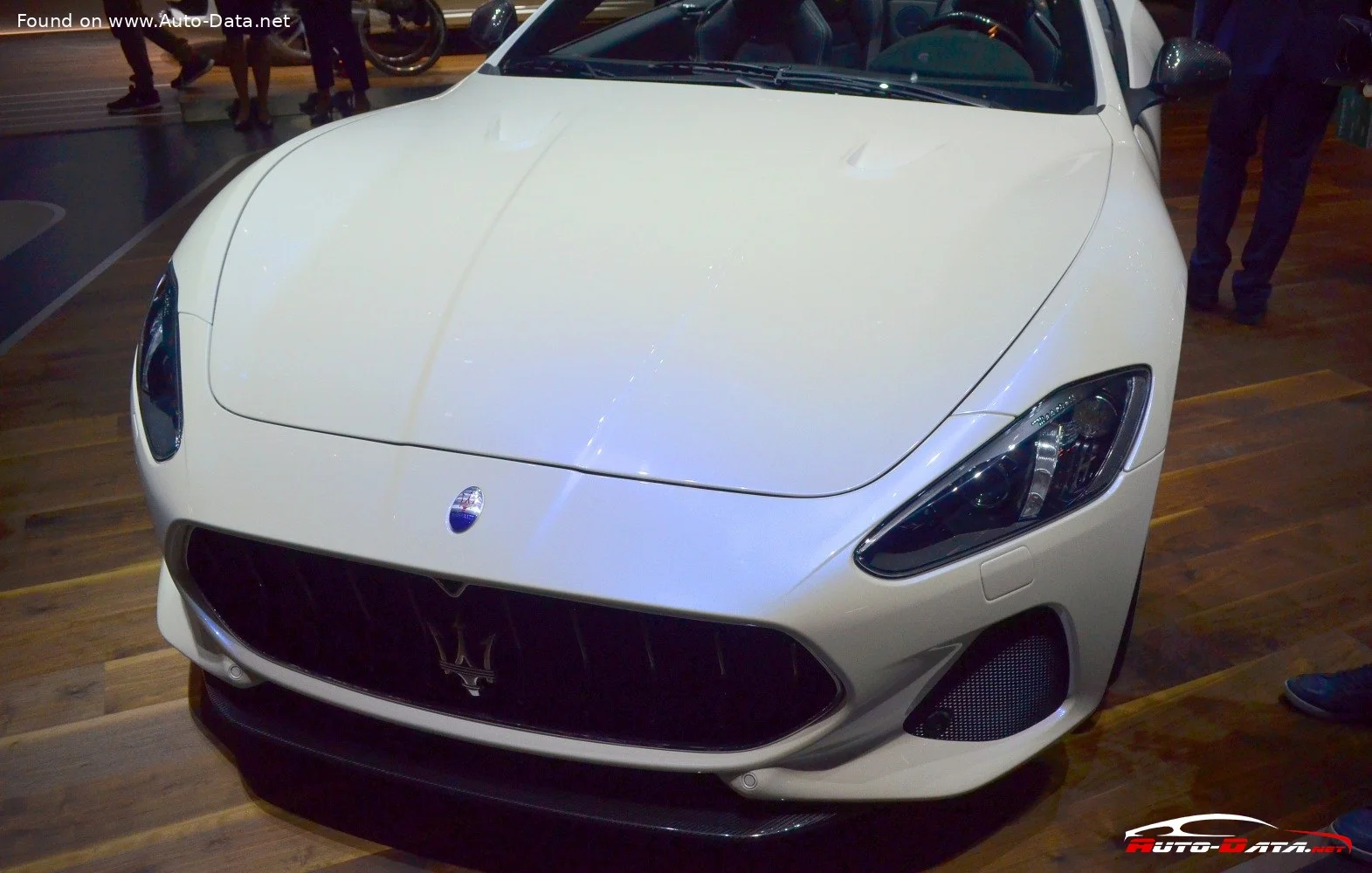 Maserati GranCabrio MC 4.7 V8 (460 Hp) Automatic2018 - 2020 thumbnail 2