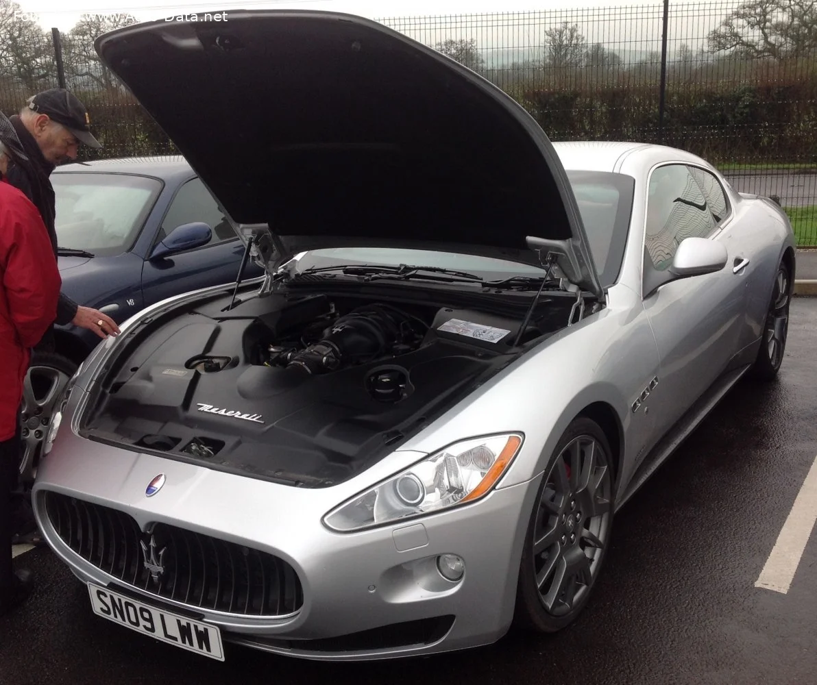 Maserati GranTurismo 4.2 i V8 32V (405 Hp)2007 - 2017 thumbnail 4