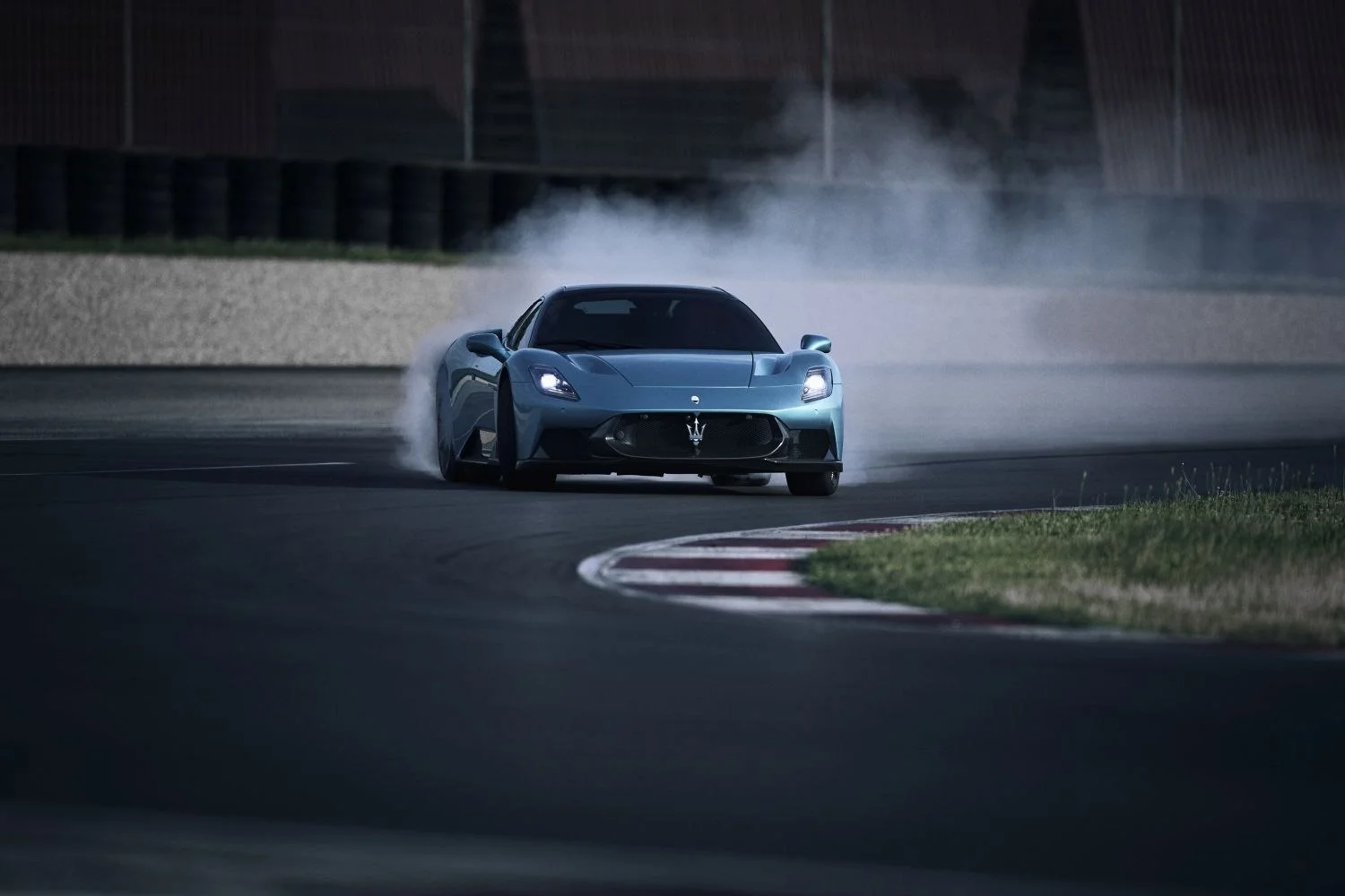Maserati MCPURA 3.0 V6 (630 Hp) DCT2025 - thumbnail 8