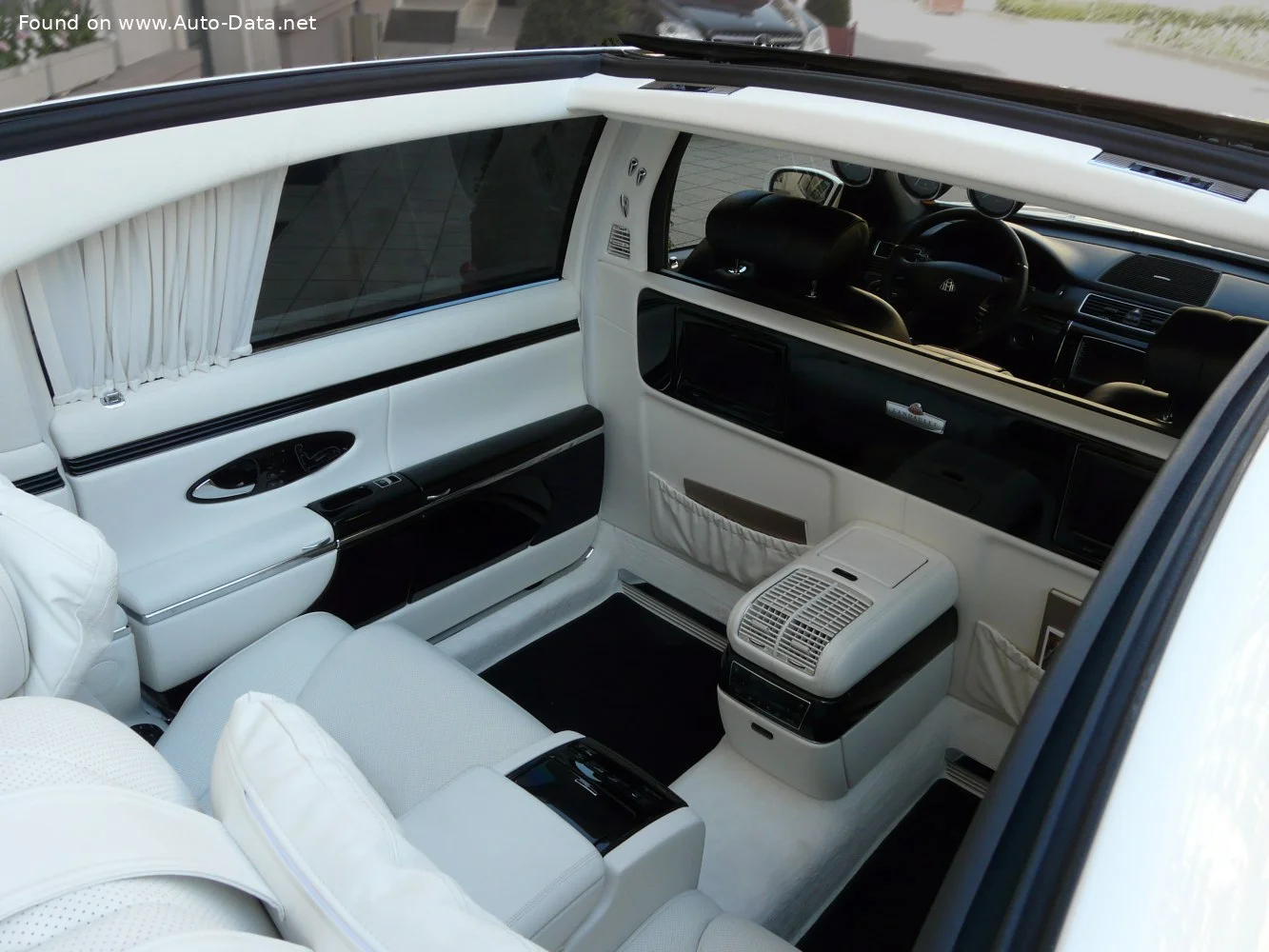Maybach Landaulet 6.0 V12 (612 Hp) Automatic2008 - 2012 thumbnail 7