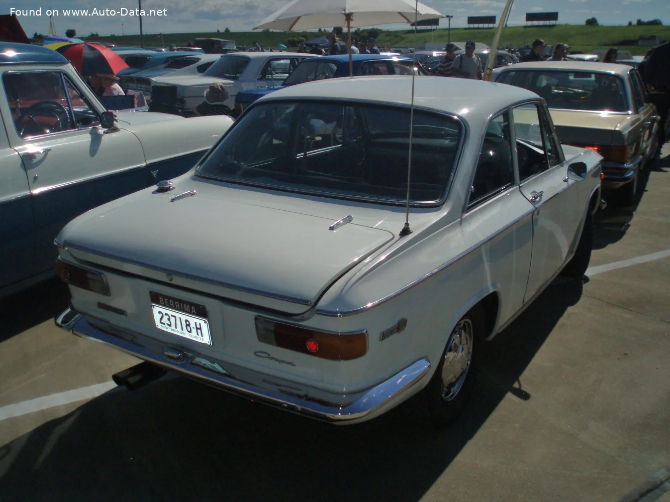 Mazda 1000 1.0 (45 Hp)1964 - 1972 thumbnail 3