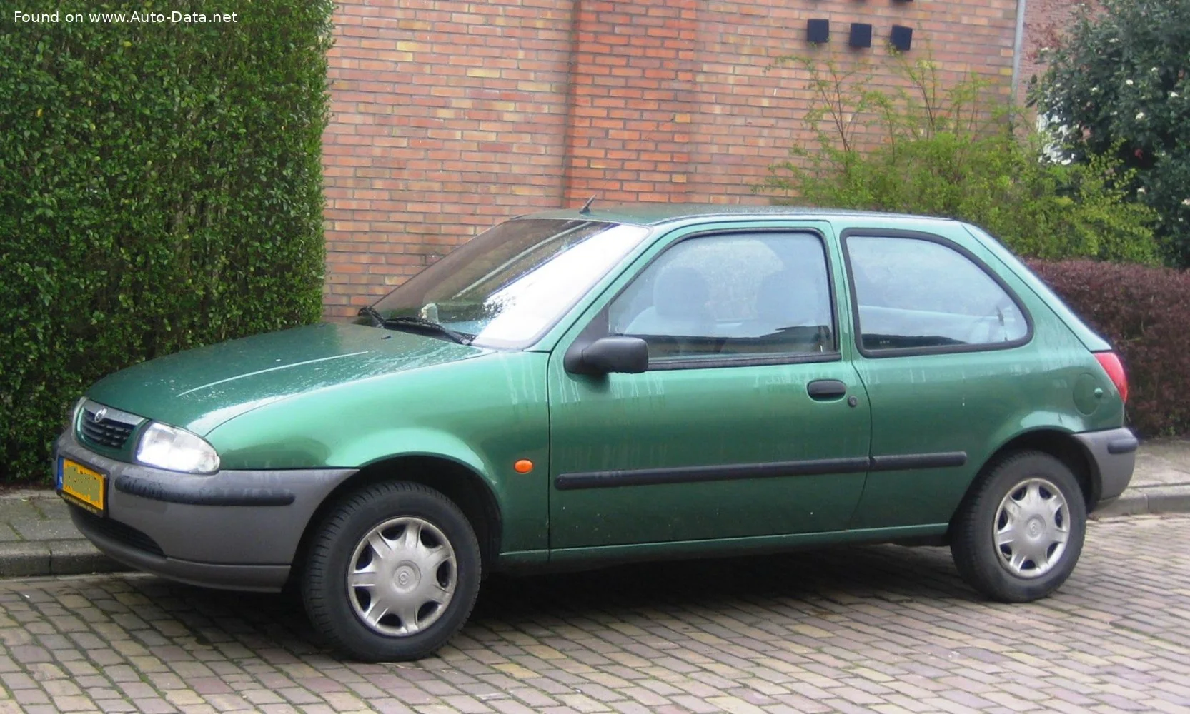 Mazda 121 1.2 (75 Hp)1996 - 2000 - 1