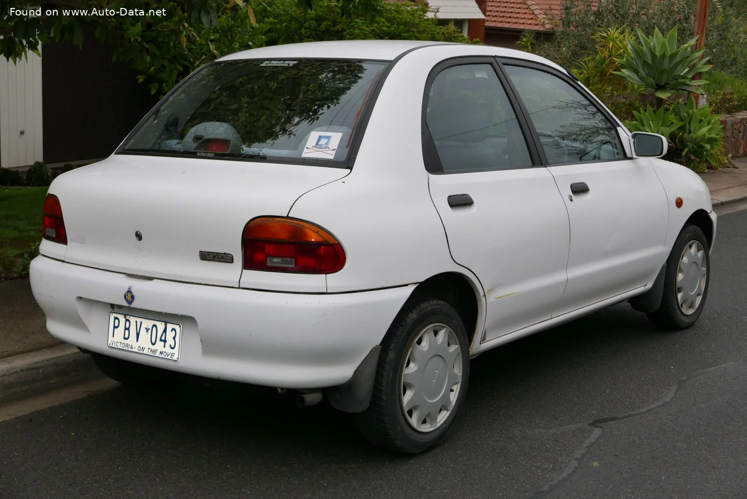 Mazda 121 1.3 16V (54 Hp)1990 - 1996 thumbnail 2