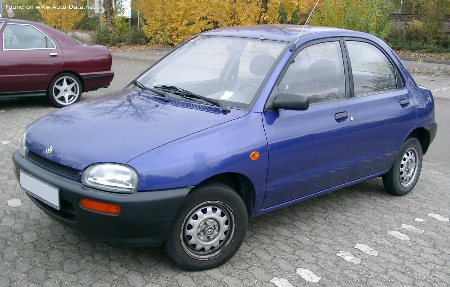 Mazda 121 1.3 16V (54 Hp)1990 - 1996 thumbnail 3
