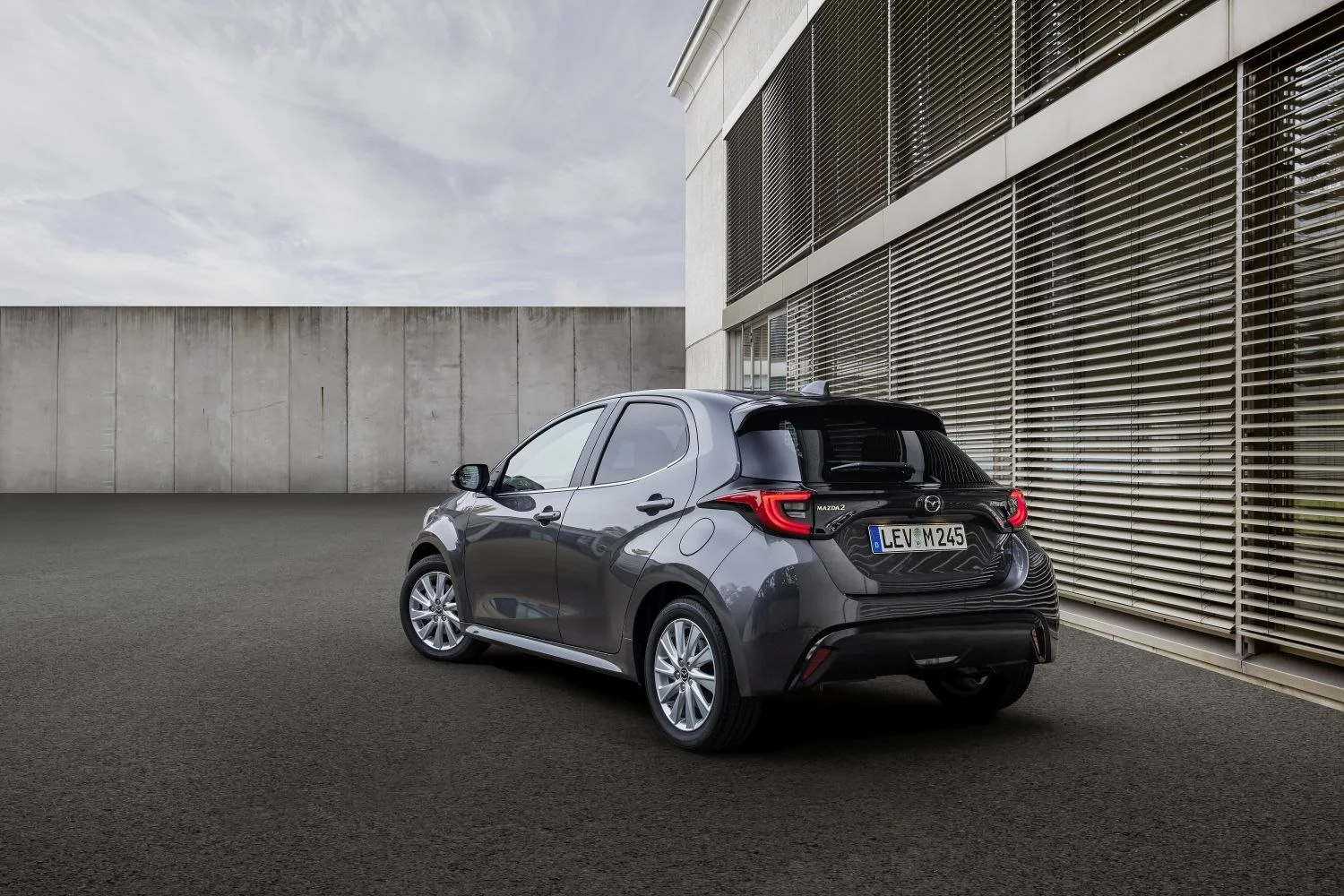 Mazda 2 1.5 (116 Hp) Hybrid CVT2022 - thumbnail 2
