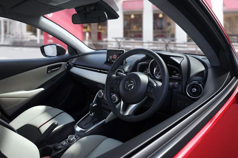 Mazda 2 1.5 SkyActiv-D (105 Hp)2014 - 2018 thumbnail 3
