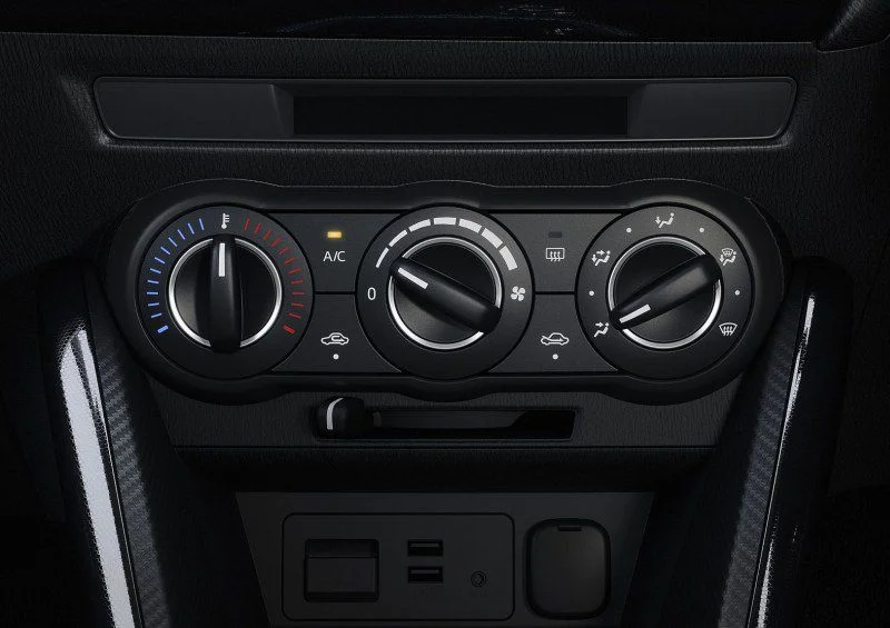 Mazda 2 1.5 SkyActiv-D (105 Hp)2014 - 2018 thumbnail 4