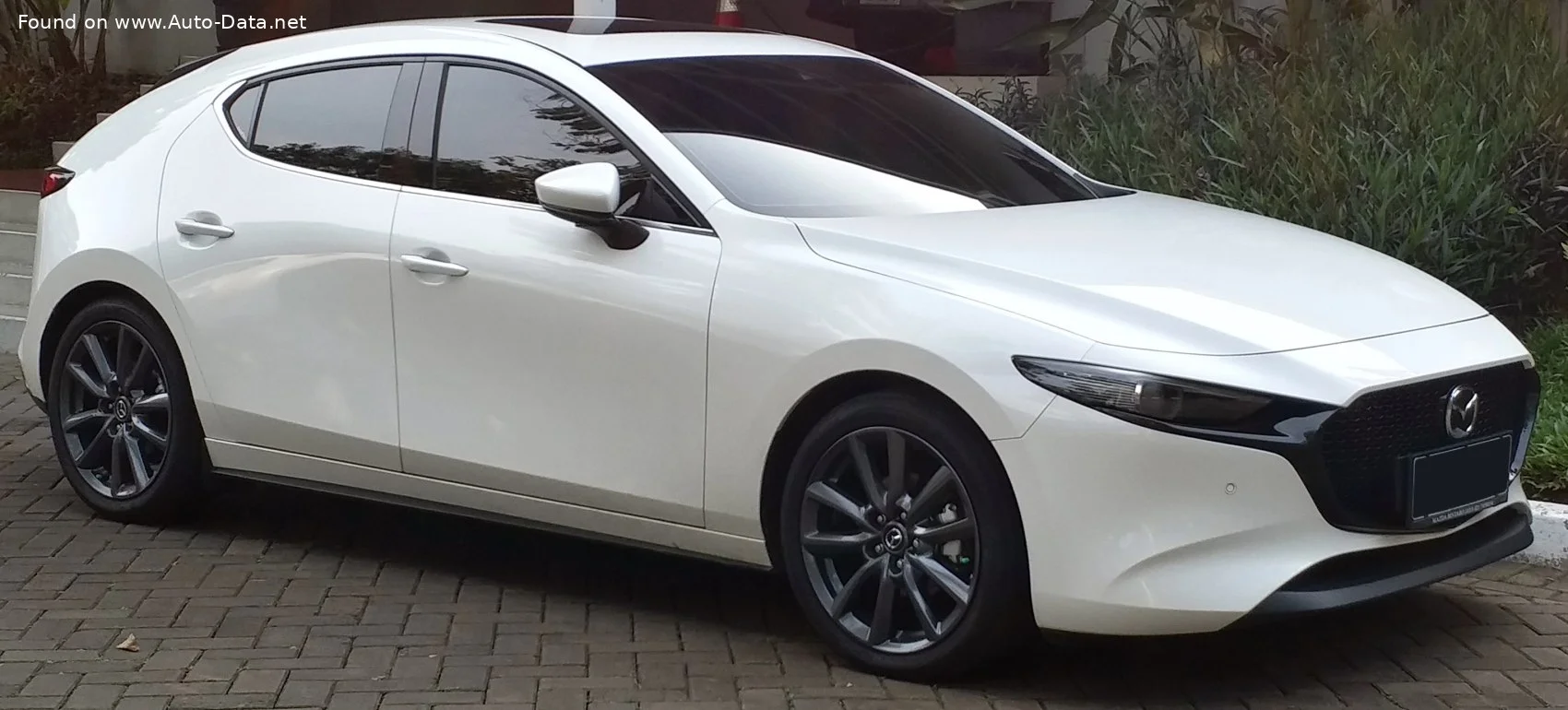 Mazda 3 1.5 SKYACTIV-G (118 Hp) Automatic2019 - thumbnail 13