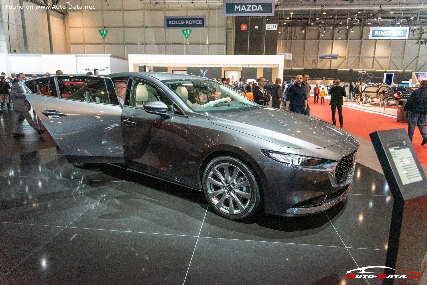 Mazda 3 1.5 SKYACTIV-G (118 Hp) Automatic2019 - thumbnail 18