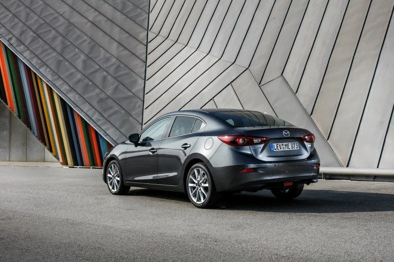 Mazda 3 1.5 SkyActiv-D (105 Hp)2017 - 2018 thumbnail 2