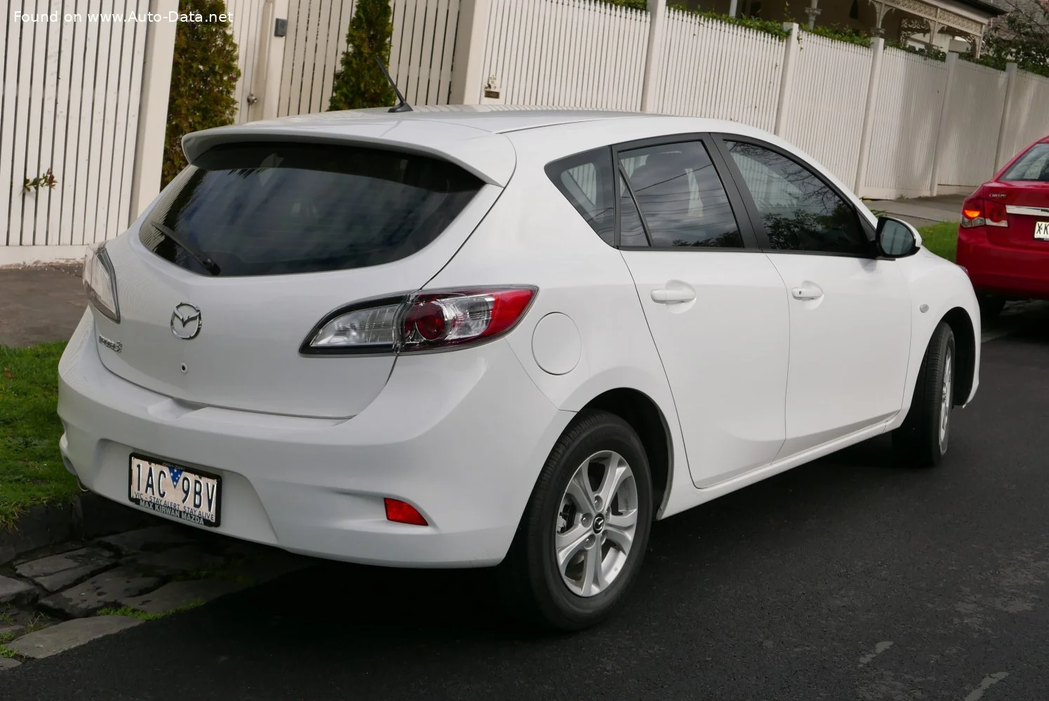 Mazda 3 1.6 CD (115 Hp)2011 - 2013 thumbnail 2