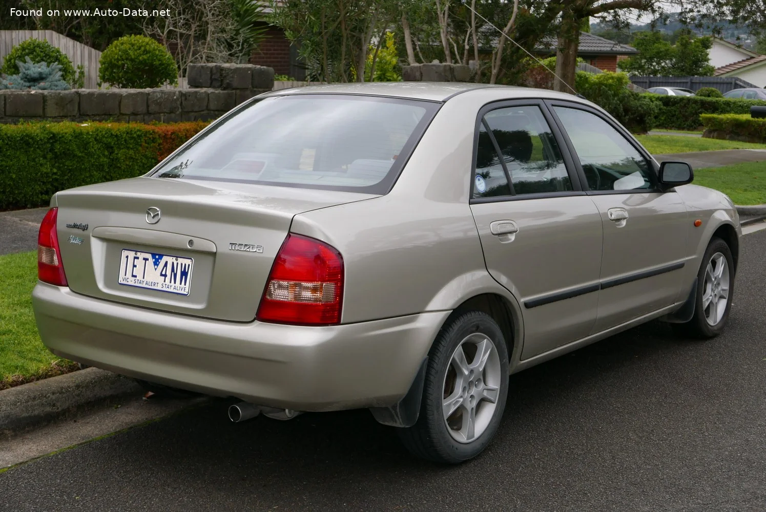 Mazda 323 1.3 i 16V (73 Hp)1998 - 2003 thumbnail 2
