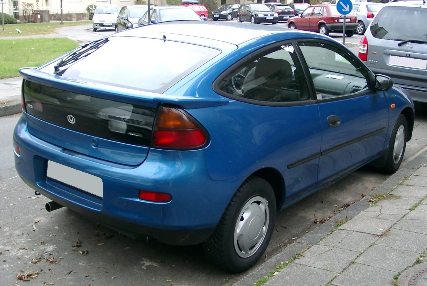 Mazda 323 1.3 i 16V (73 Hp)1994 - 1998 thumbnail 2