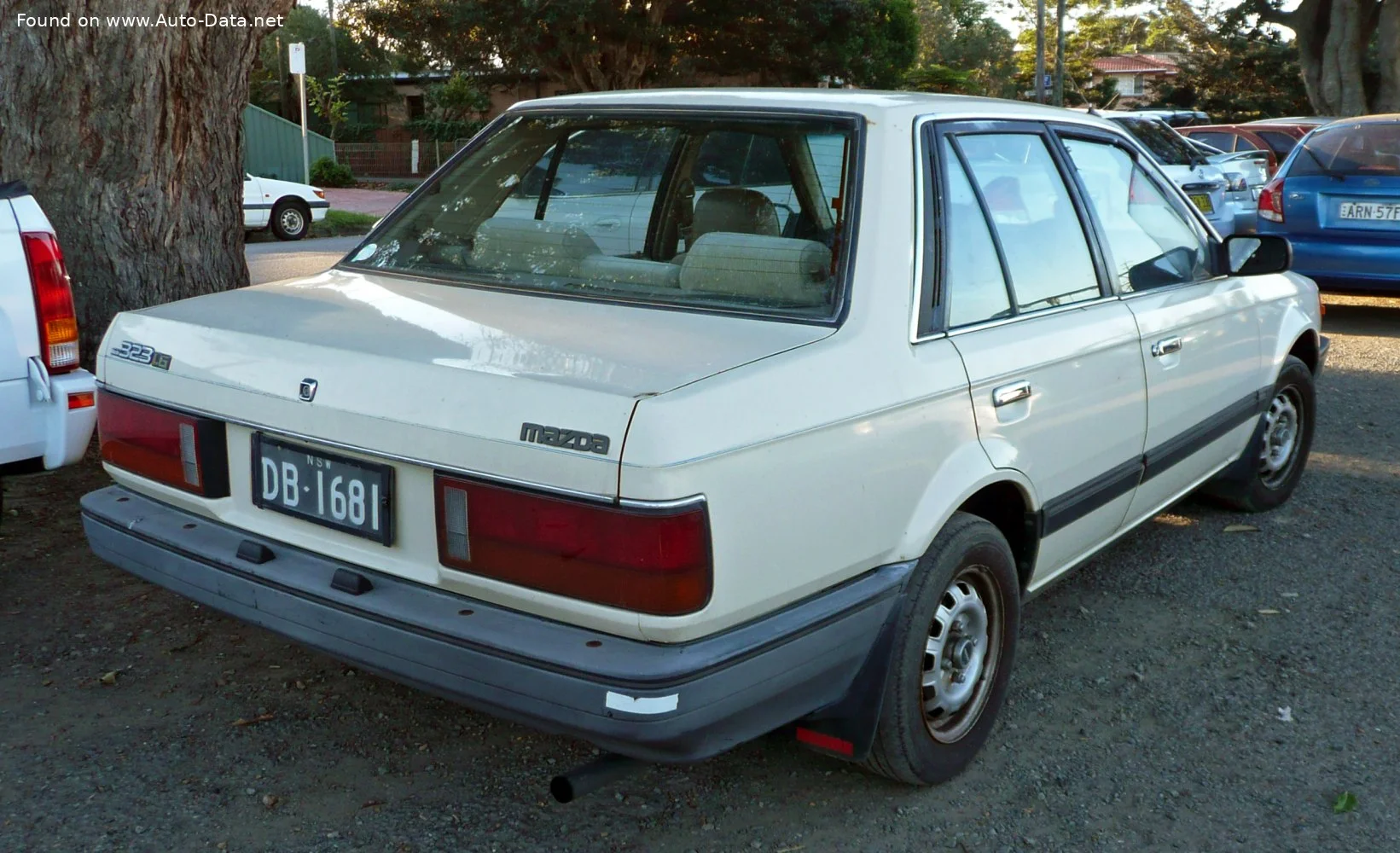 Mazda 323 1.3 (60 Hp)1985 - 1989 thumbnail 2