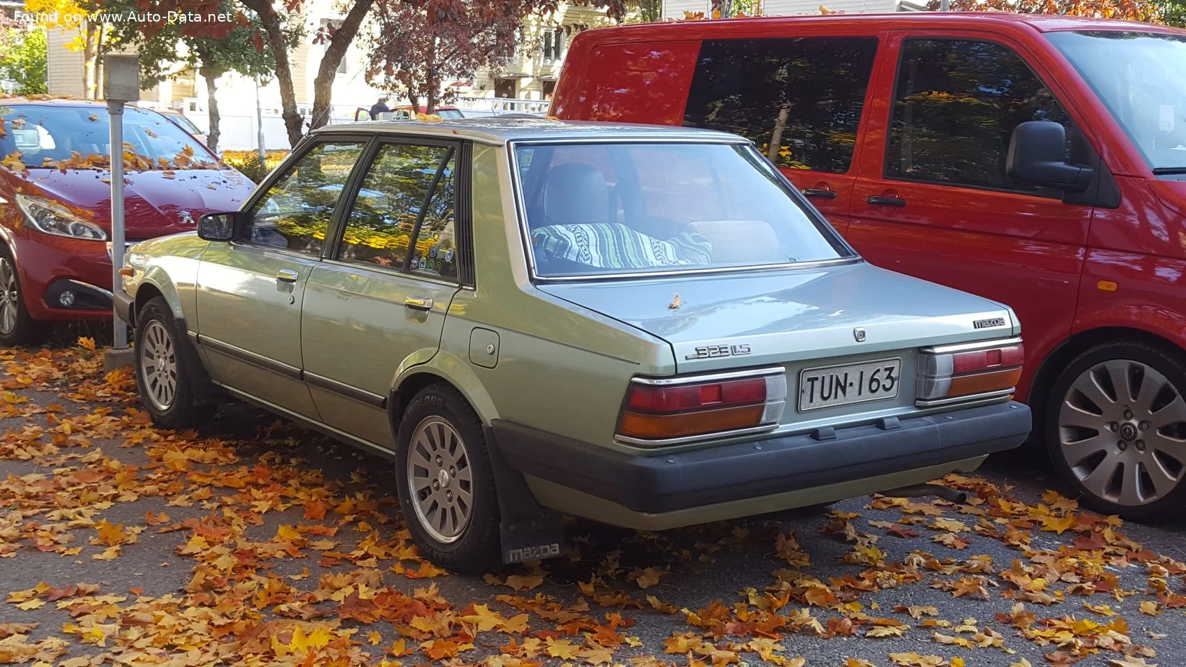 Mazda 323 1.1 (54 Hp)1980 - 1985 thumbnail 2