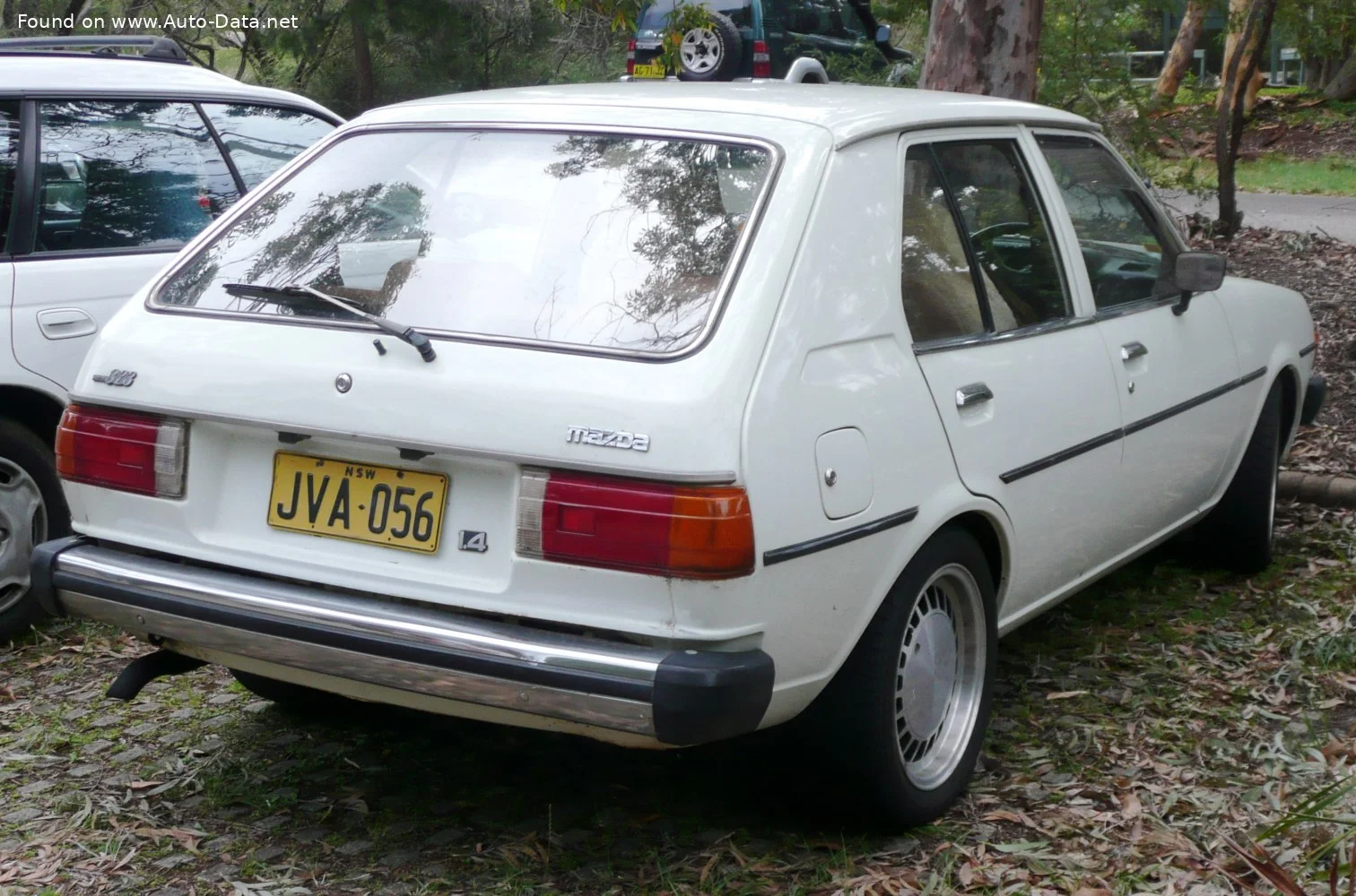 Mazda 323 1.0 (45 Hp)1977 - 1980 thumbnail 2