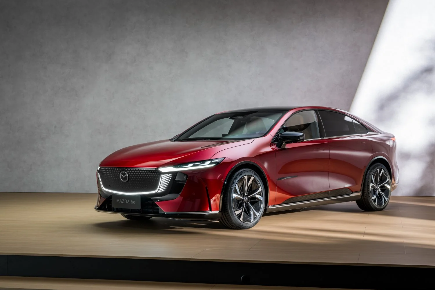 Mazda 6e 68.8 kWh (258 Hp)2025 - - 1