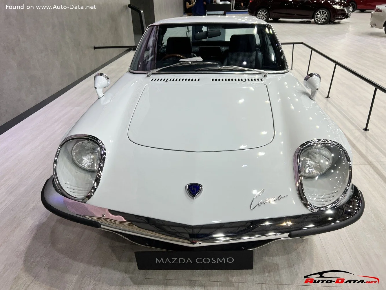 Mazda Cosmo 1.0 Wankel (110 Hp)1967 - 1968 thumbnail 2