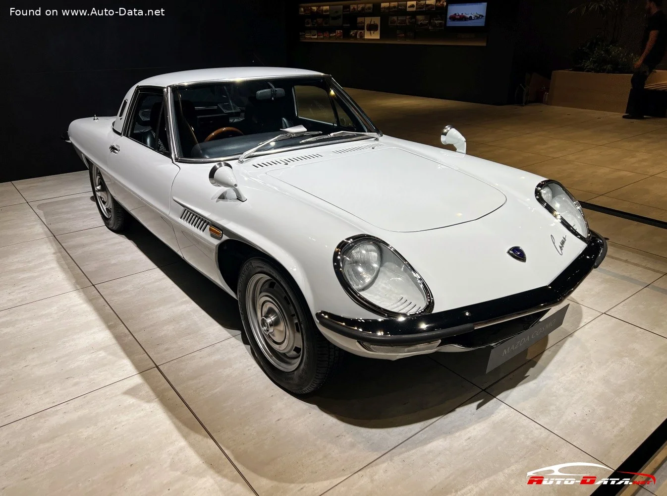Mazda Cosmo 1.0 Wankel (110 Hp)1967 - 1968 thumbnail 10