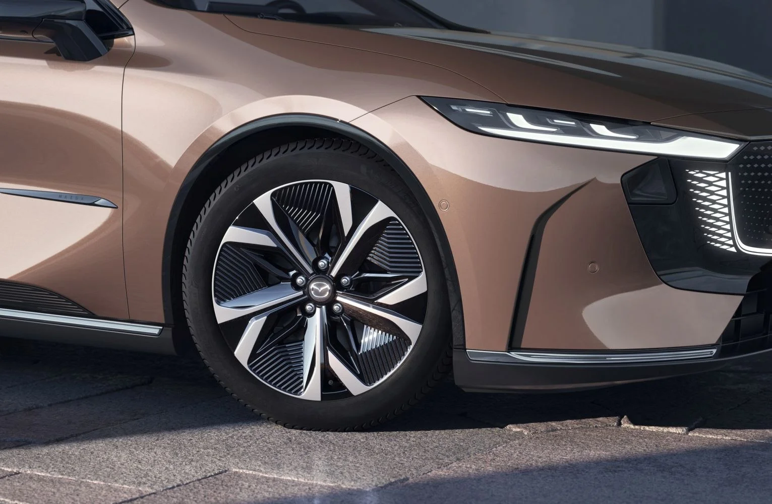 Mazda EZ-6 1.5L 18.9 kWh (218 Hp) Extended Range2024 - thumbnail 6