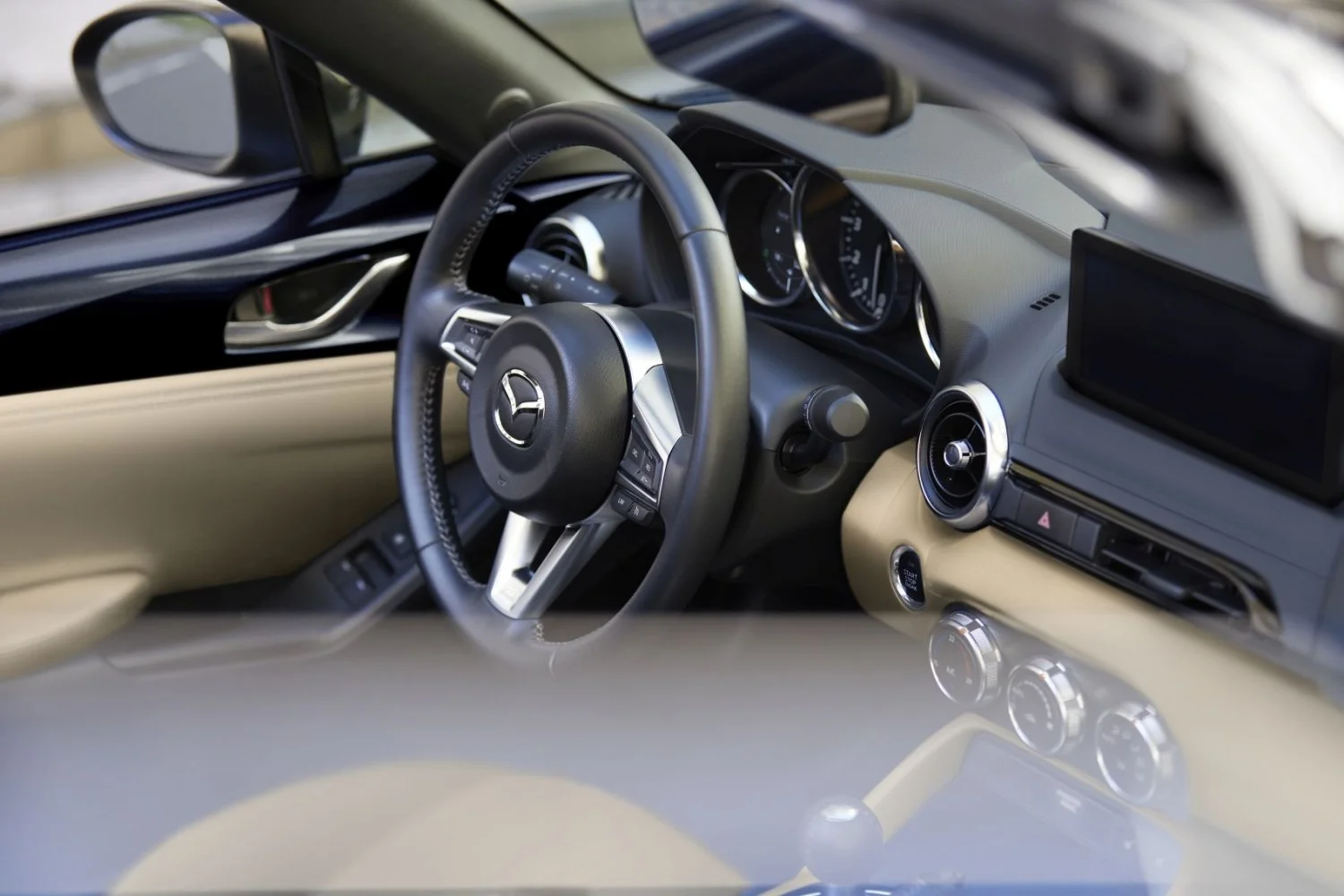 Mazda MX-5 1.5 SkyActiv-G (132 Hp)2023 - thumbnail 12