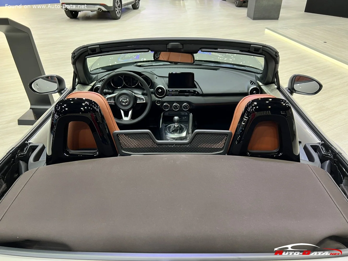 Mazda MX-5 1.5 SkyActiv-G (132 Hp)2018 - 2023 thumbnail 8