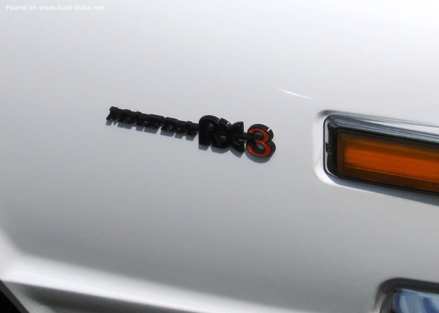Mazda RX-3 1.0 (110 Hp) Wankel1971 - 1973 thumbnail 3