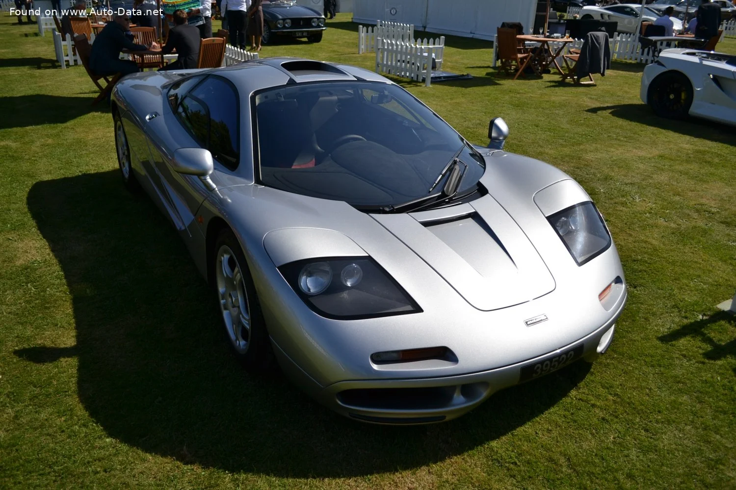 McLaren F1 6.1 V12 (627 Hp)1992 - 2000 thumbnail 4