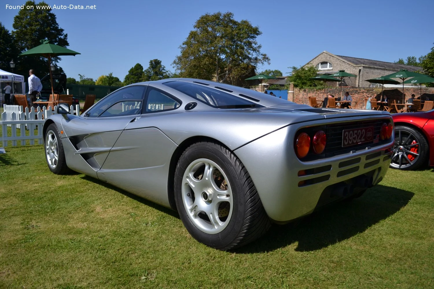 McLaren F1 6.1 V12 (627 Hp)1992 - 2000 thumbnail 6