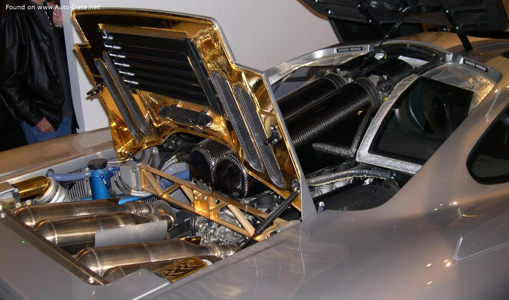 McLaren F1 6.1 V12 (627 Hp)1992 - 2000 thumbnail 10