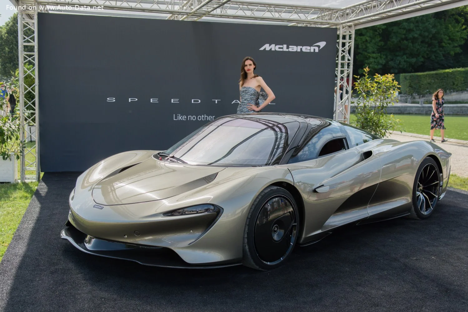 McLaren Speedtail 4.0 V8 (1070 Hp) Plug-in hybrid2020 - 2020 thumbnail 8