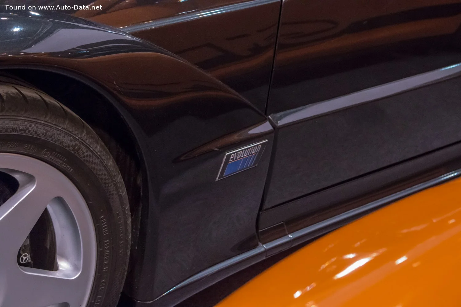 Mercedes-Benz 190 2.0 (102 Hp)1988 - 1989 thumbnail 2