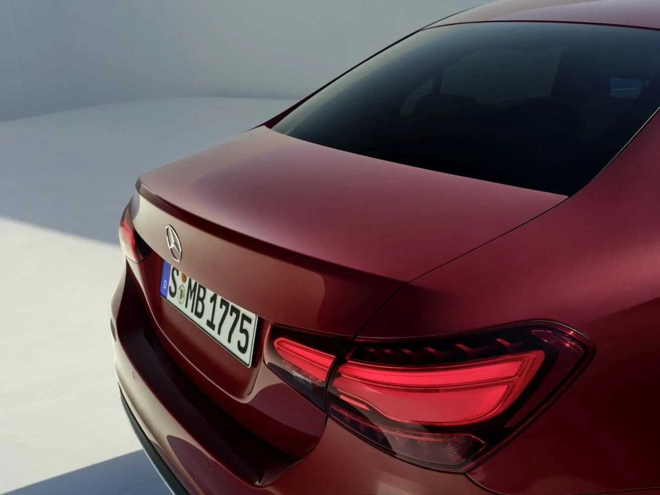 Mercedes-Benz A-class A 180 (136 Hp) Mild Hybrid 7G-DCT2022 - thumbnail 2