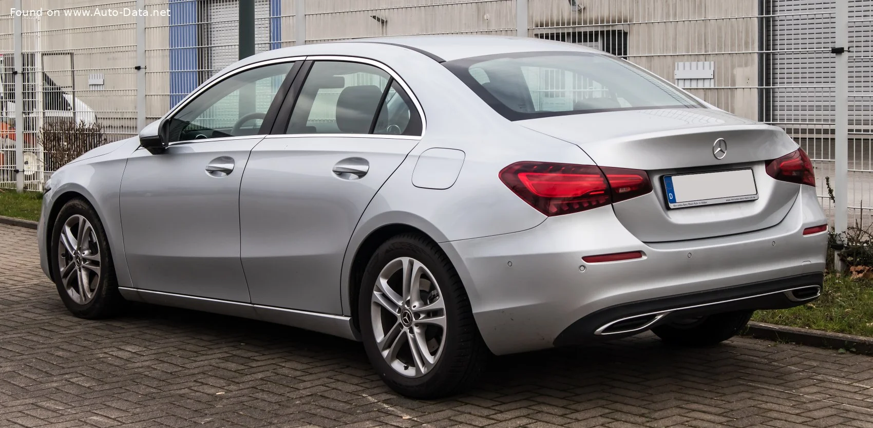 Mercedes-Benz A-class A 180 (136 Hp) Mild Hybrid 7G-DCT2022 - thumbnail 6