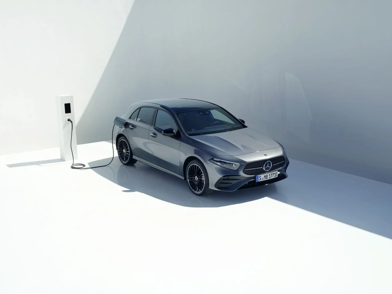 Mercedes-Benz A-class A 180 (136 Hp) Mild Hybrid 7G-DCT2022 - thumbnail 3