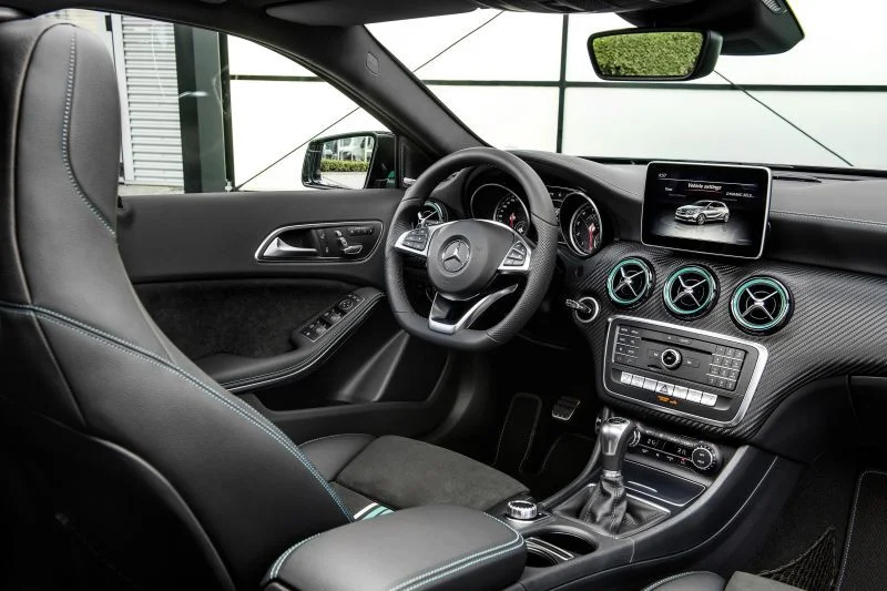 Mercedes-Benz A-class A 160 (102 Hp)2015 - 2018 thumbnail 3