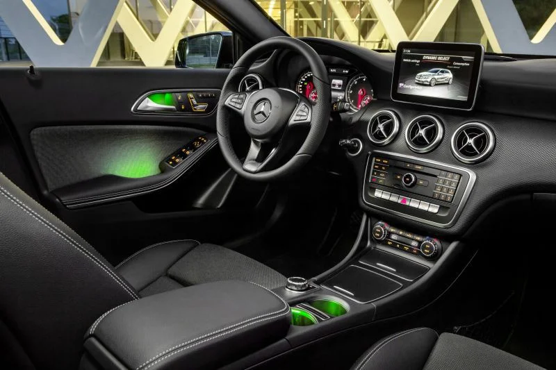 Mercedes-Benz A-class A 160 (102 Hp)2015 - 2018 thumbnail 8