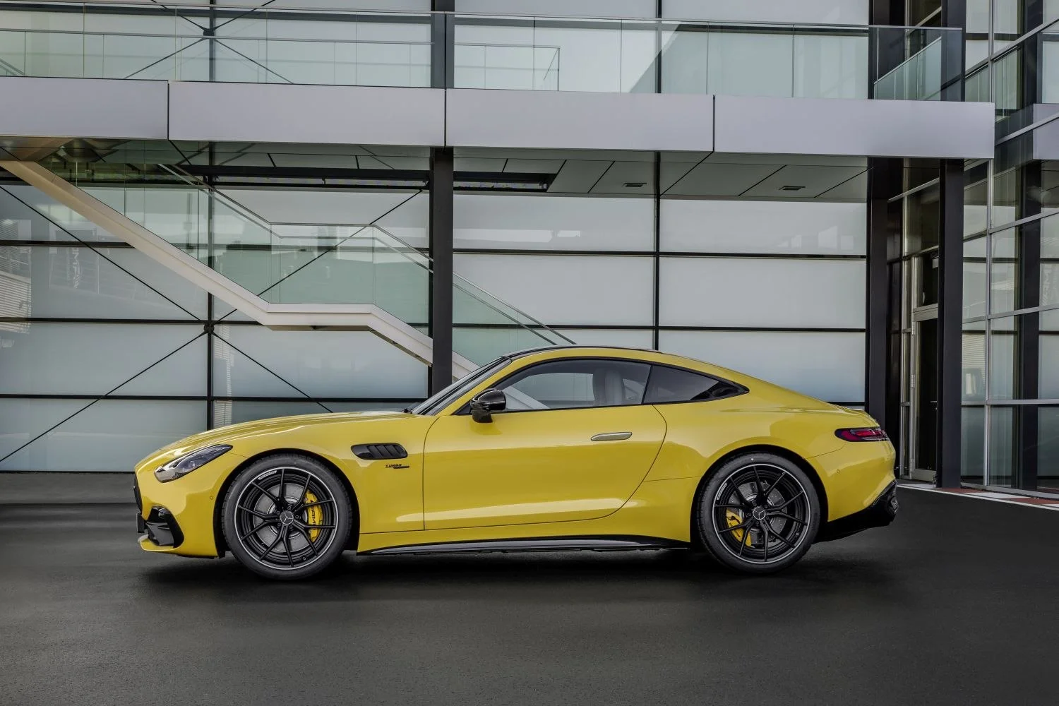 Mercedes-Benz AMG GT 43 (421 Hp) Mild Hybrid AMG SPEEDSHIFT MCT 9G2024 - thumbnail 11