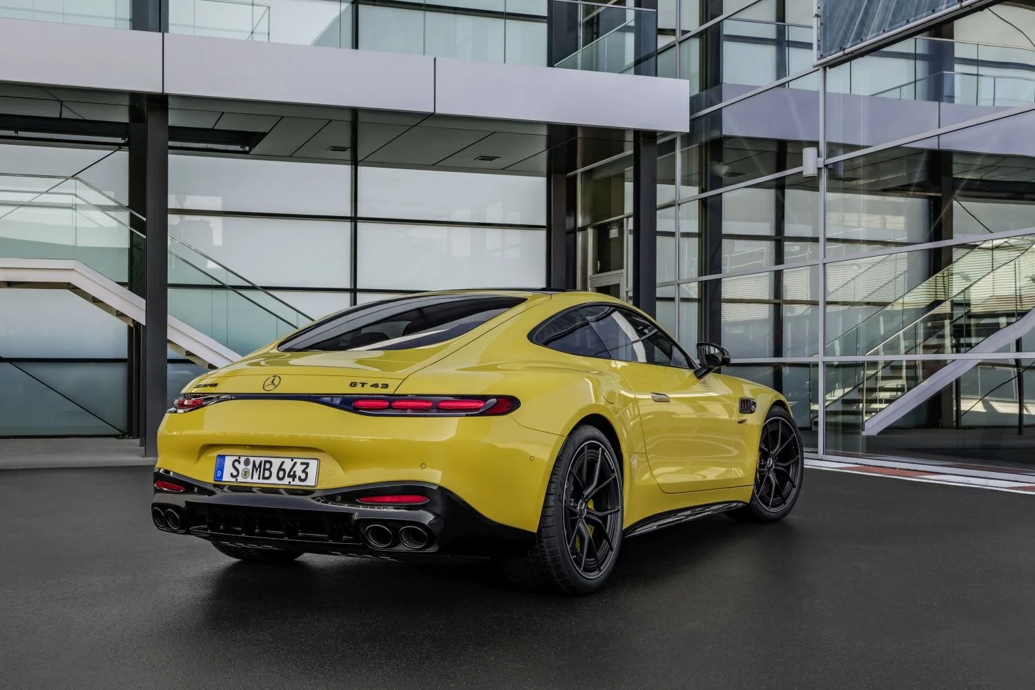 Mercedes-Benz AMG GT 43 (421 Hp) Mild Hybrid AMG SPEEDSHIFT MCT 9G2024 - thumbnail 13