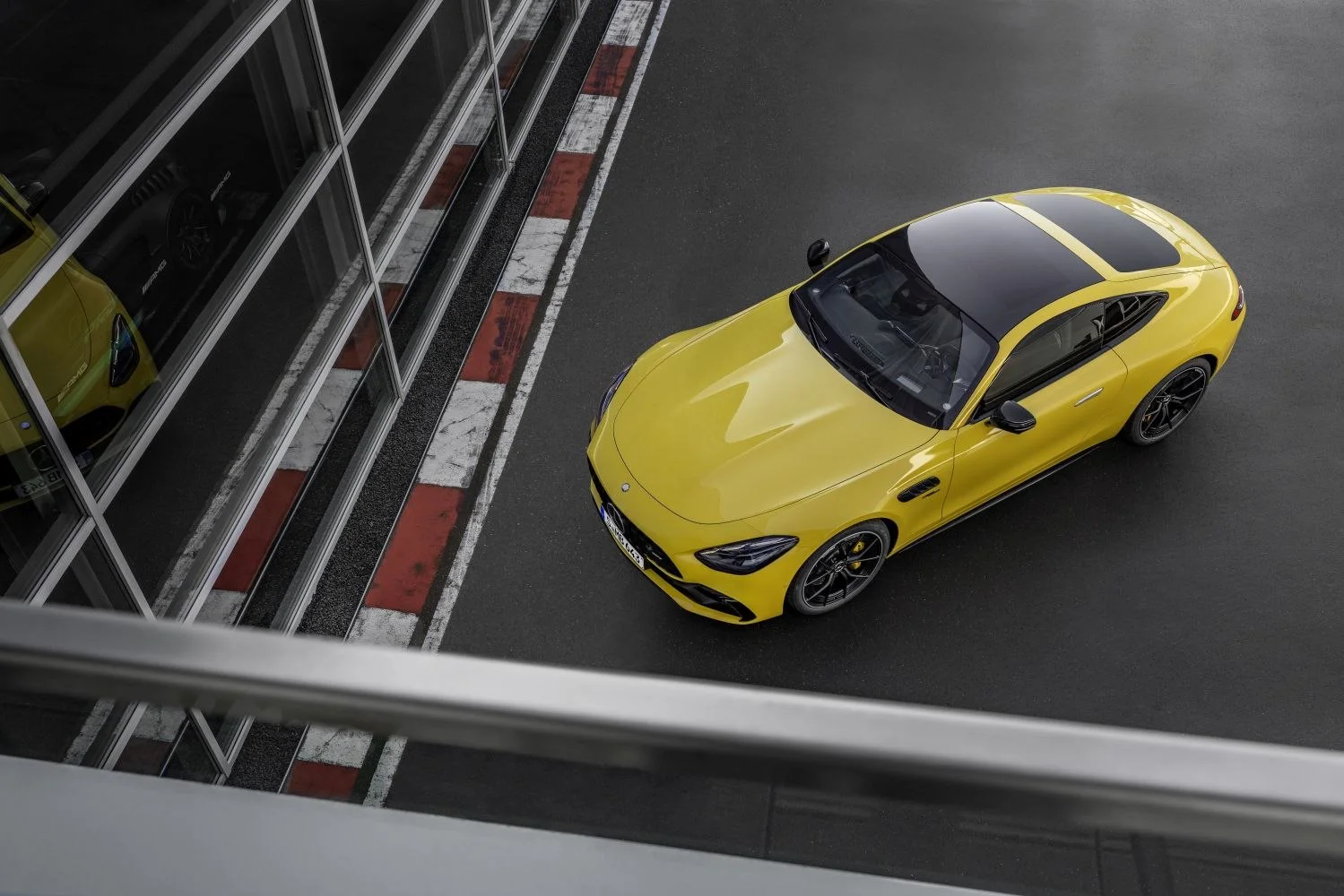 Mercedes-Benz AMG GT 43 (421 Hp) Mild Hybrid AMG SPEEDSHIFT MCT 9G2024 - thumbnail 16