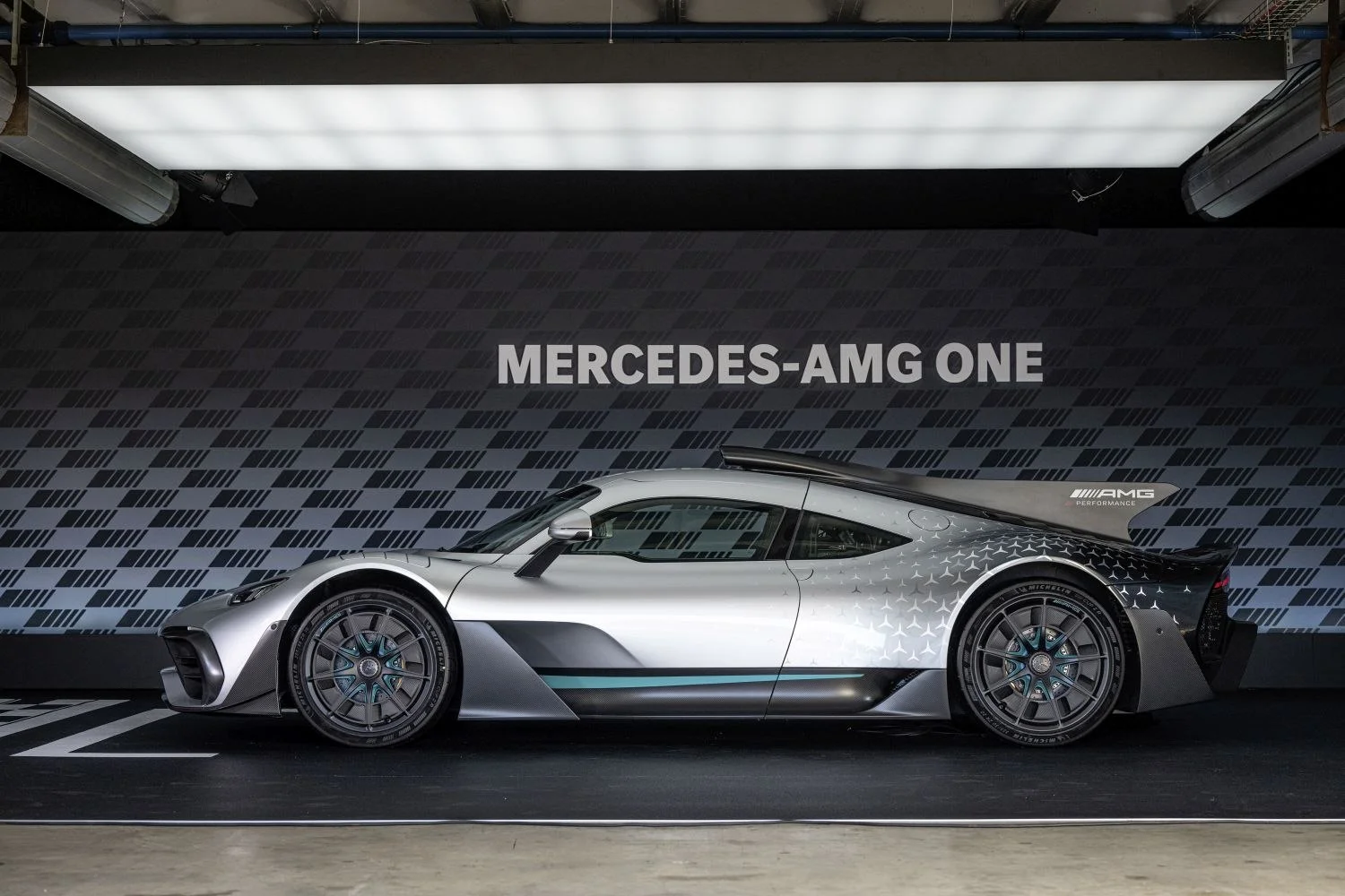 Mercedes-Benz AMG ONE 1.6 V6 E PERFORMANCE (1063 Hp) Plug-in Hybrid 4MATIC+2022 - thumbnail 11