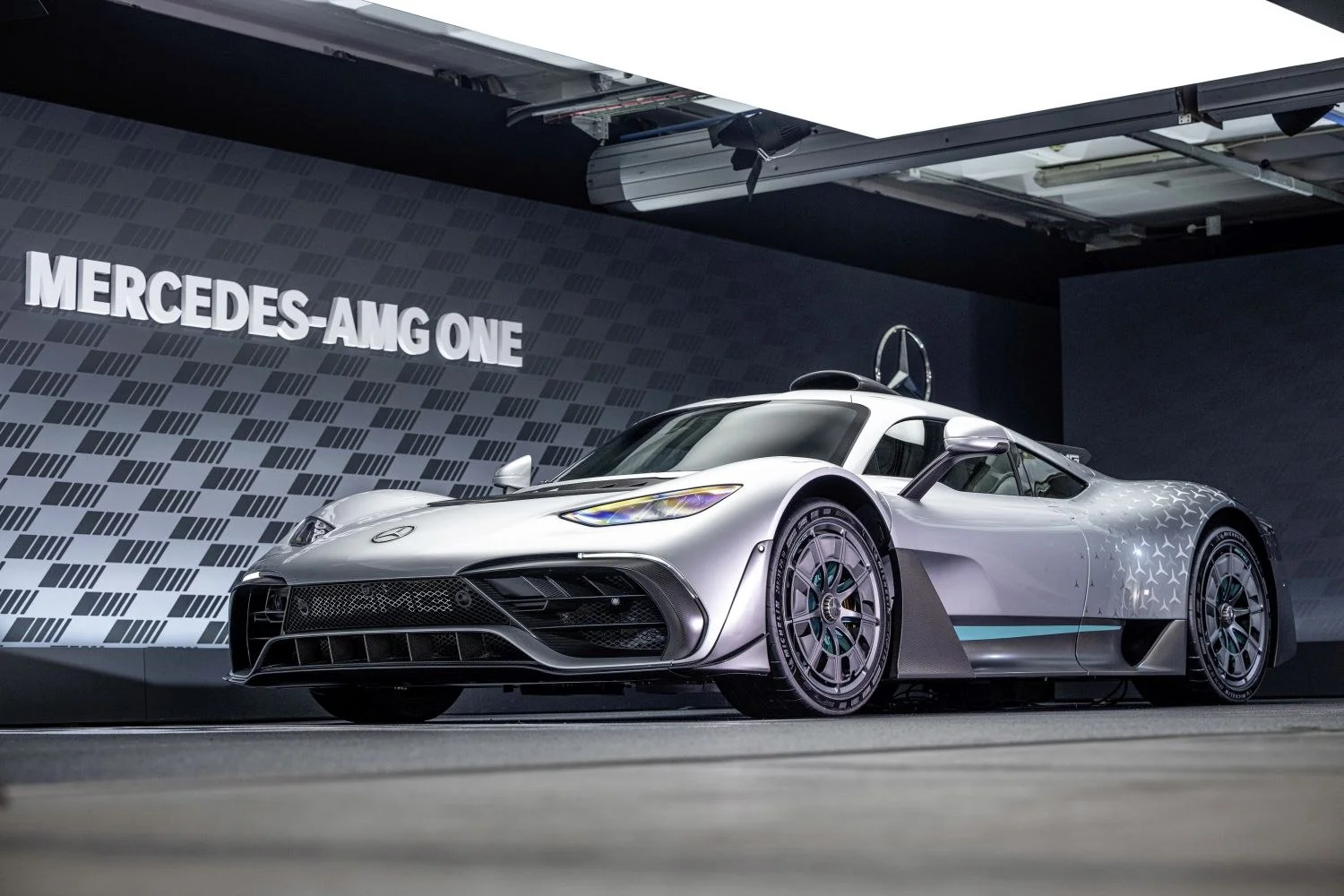 Mercedes-Benz AMG ONE 1.6 V6 E PERFORMANCE (1063 Hp) Plug-in Hybrid 4MATIC+2022 - thumbnail 15
