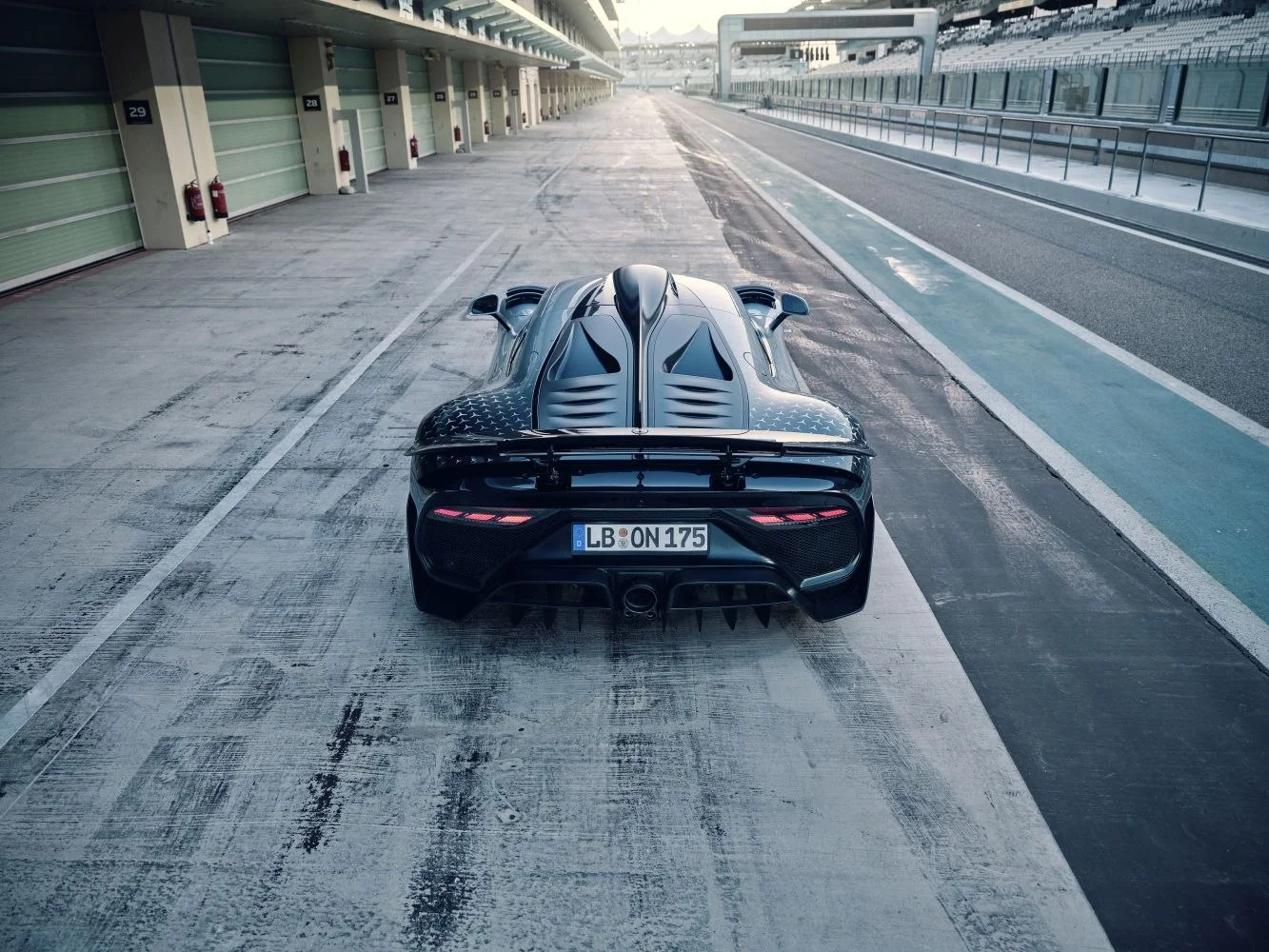 Mercedes-Benz AMG ONE 1.6 V6 E PERFORMANCE (1063 Hp) Plug-in Hybrid 4MATIC+2022 - thumbnail 4