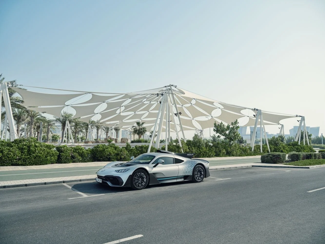 Mercedes-Benz AMG ONE 1.6 V6 E PERFORMANCE (1063 Hp) Plug-in Hybrid 4MATIC+2022 - thumbnail 6