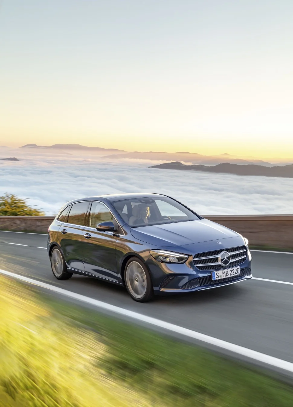 Mercedes-Benz B-class B 160 (109 Hp)2019 - 2022 thumbnail 3