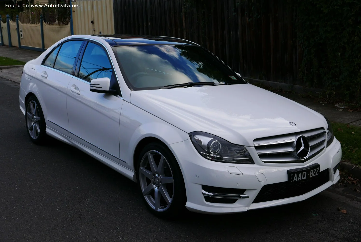 Mercedes-Benz C-class AMG C 63 AMG Edition 507 V8 (507 Hp) AMG SPEEDSHIFT MCT2013 - 2015 thumbnail 11