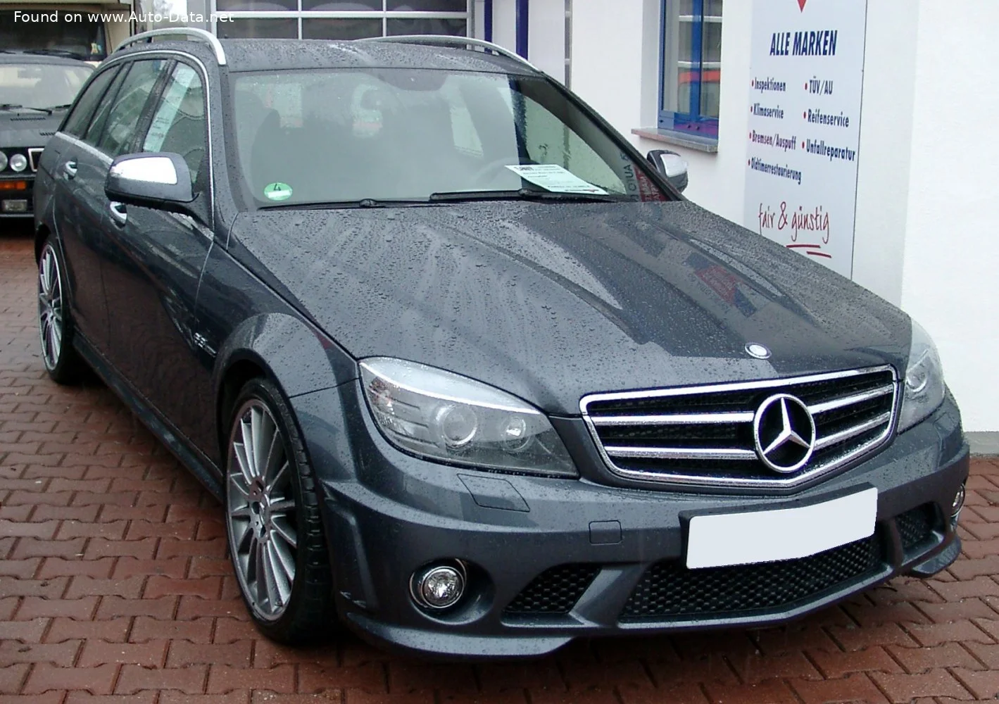 Mercedes-Benz C-class AMG C 63 V8 (457 Hp) 7G-TRONIC AMG SPEEDSHIFT PLUS2007 - 2011 thumbnail 2