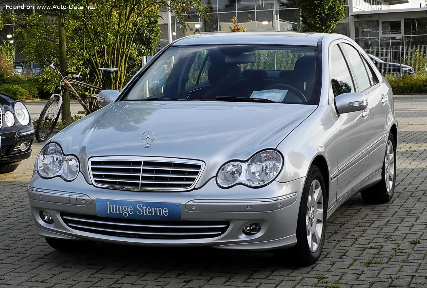 Mercedes-Benz C-class Mercedes-Benz C-class (W203, facelift 2004)
