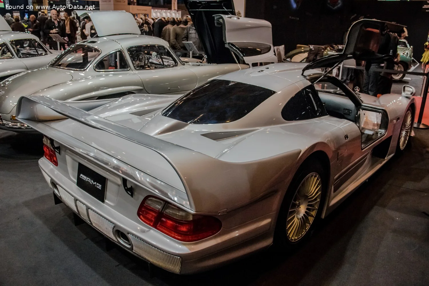 Mercedes-Benz CLK GTR 6.9 V12 (612 Hp)1998 - 1999 thumbnail 12