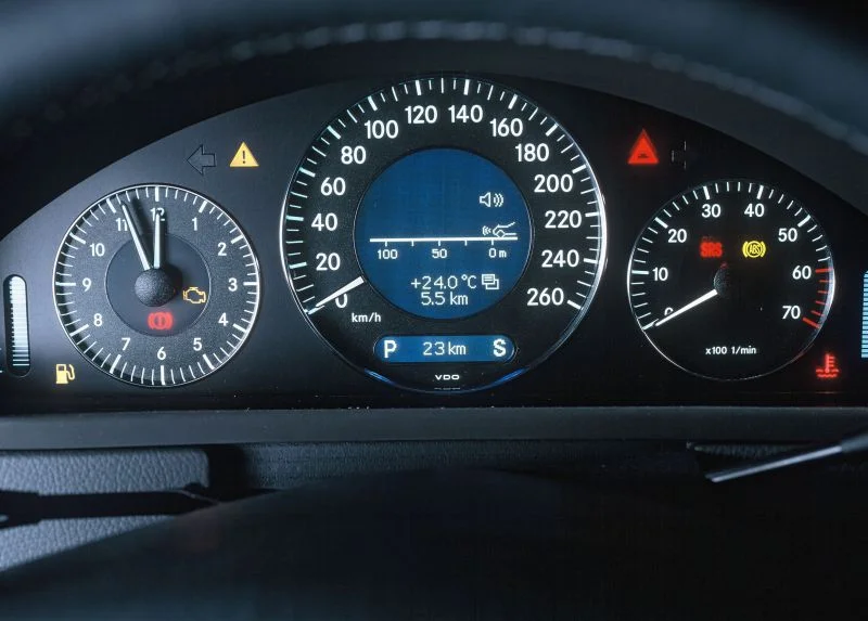 Mercedes-Benz CLK AMG CLK 55 V8 (367 Hp) 5G-TRONIC2002 - 2005 thumbnail 6